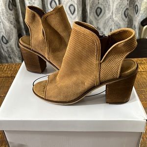 Steve Madden cognac suede booties with side zip.